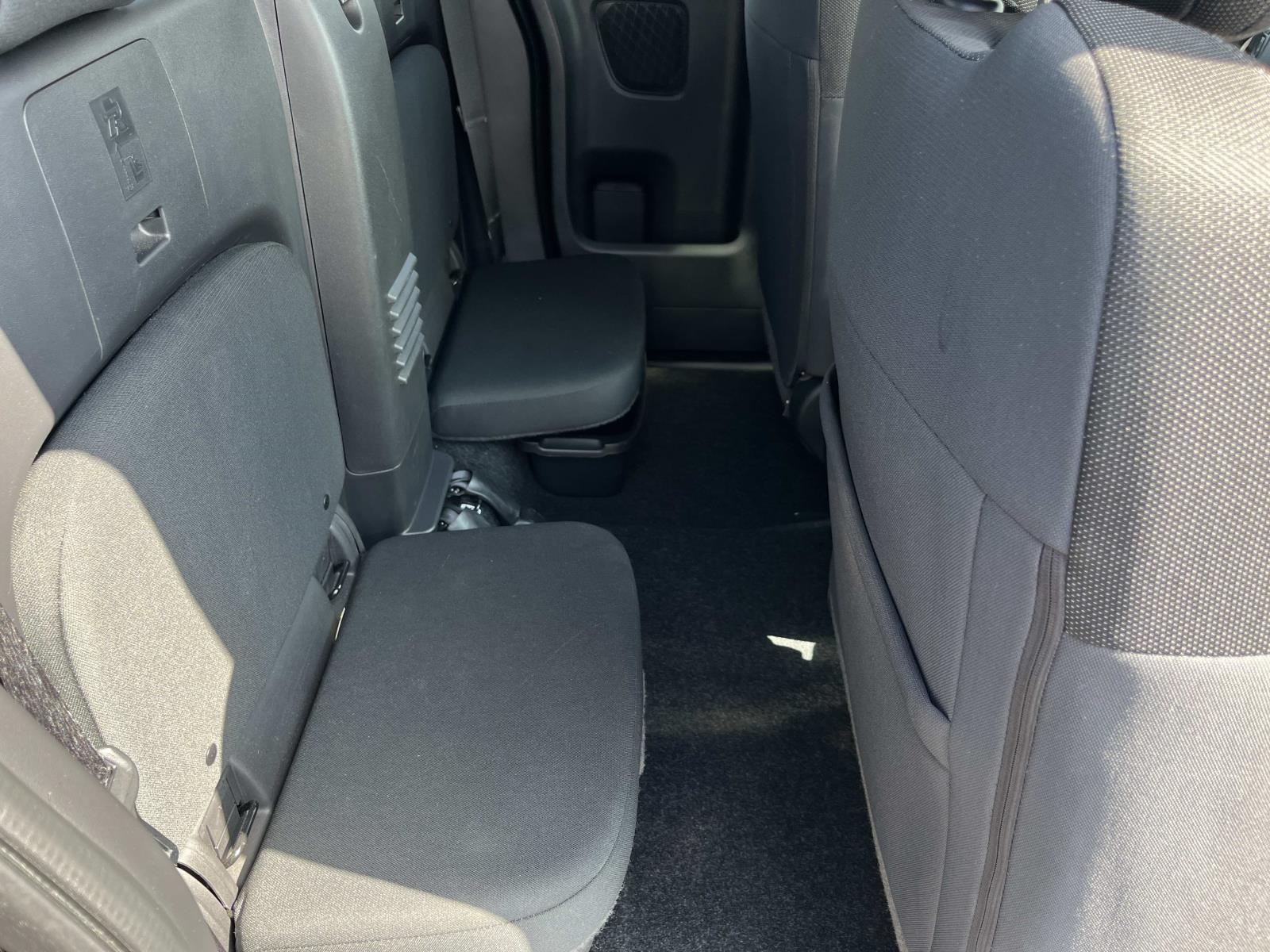 2025 Nissan Frontier SV - Photo 21