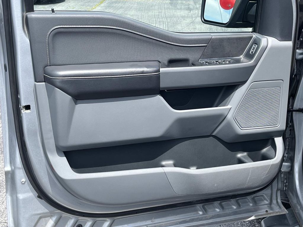 2025 Ford F-150 XLT - Photo 24