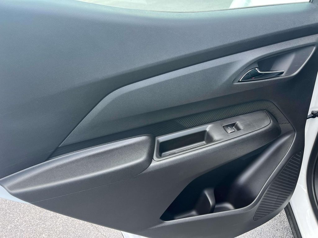 2027 Chevrolet Bolt RS - Photo 17