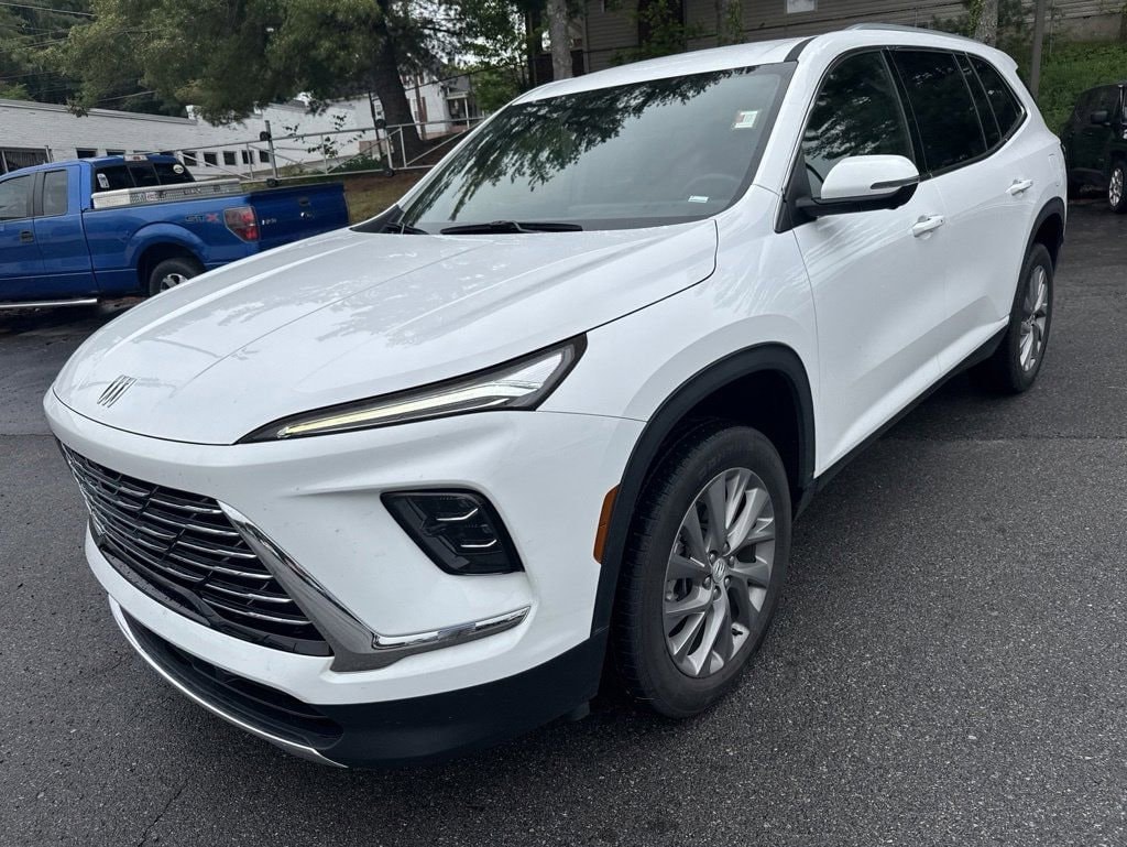 2025 Buick Enclave Preferred AWD's photo