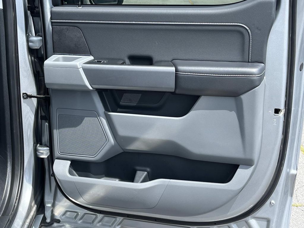 2025 Ford F-150 XLT - Photo 19