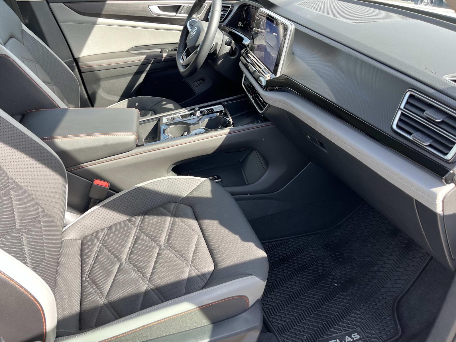 2024 Volkswagen Atlas Atlas Peak Edition - Photo 25