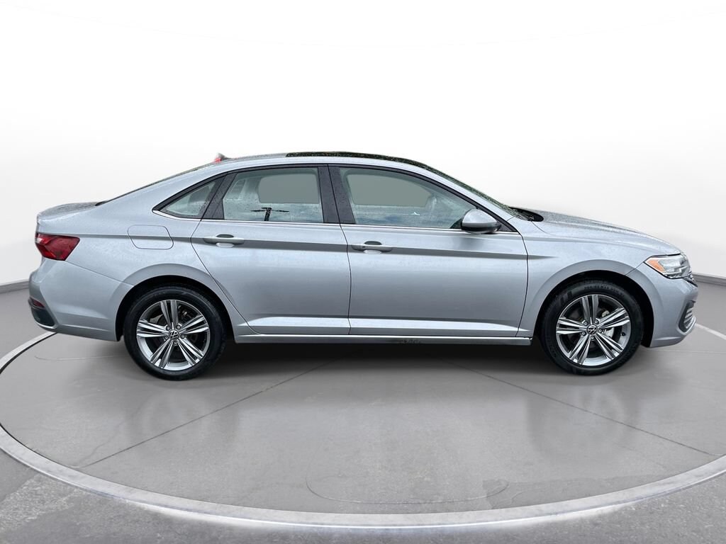 Used 2024 Volkswagen Jetta SE Sedan