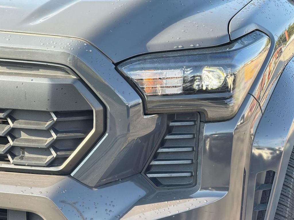 2024 Toyota Tacoma SR5 - Photo 10