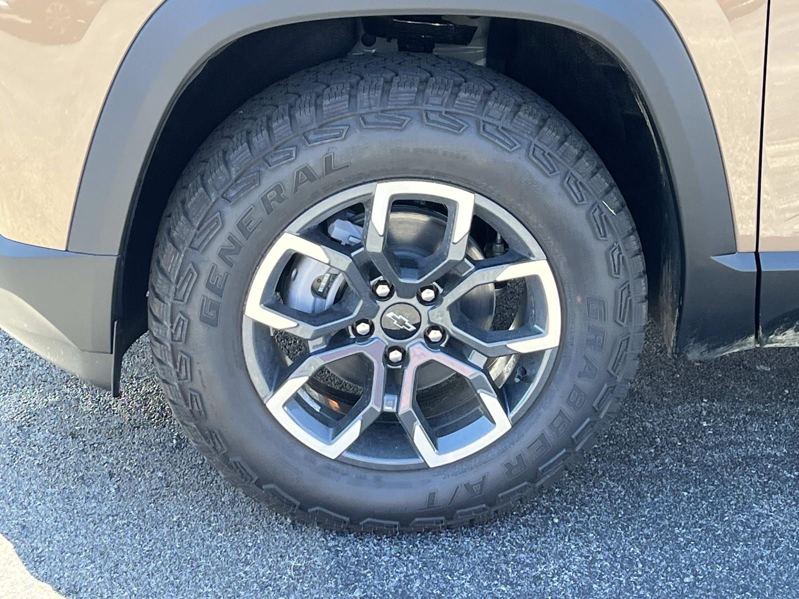 2027 Chevrolet Equinox ACTIV - Photo 11