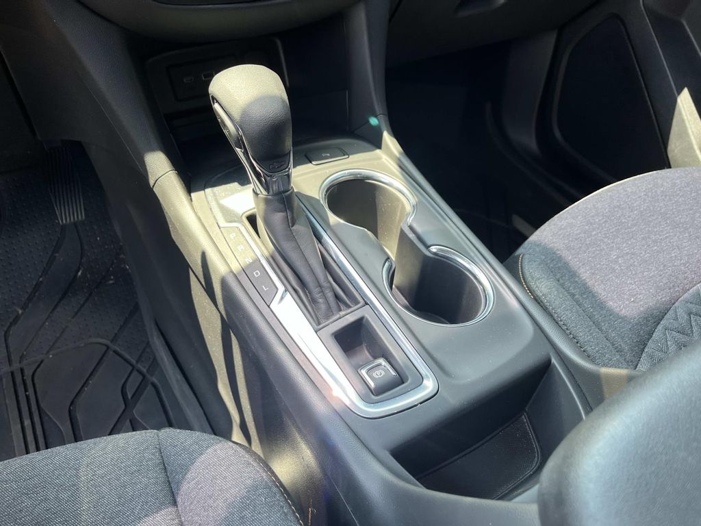 2023 Chevrolet Equinox LT - Photo 32
