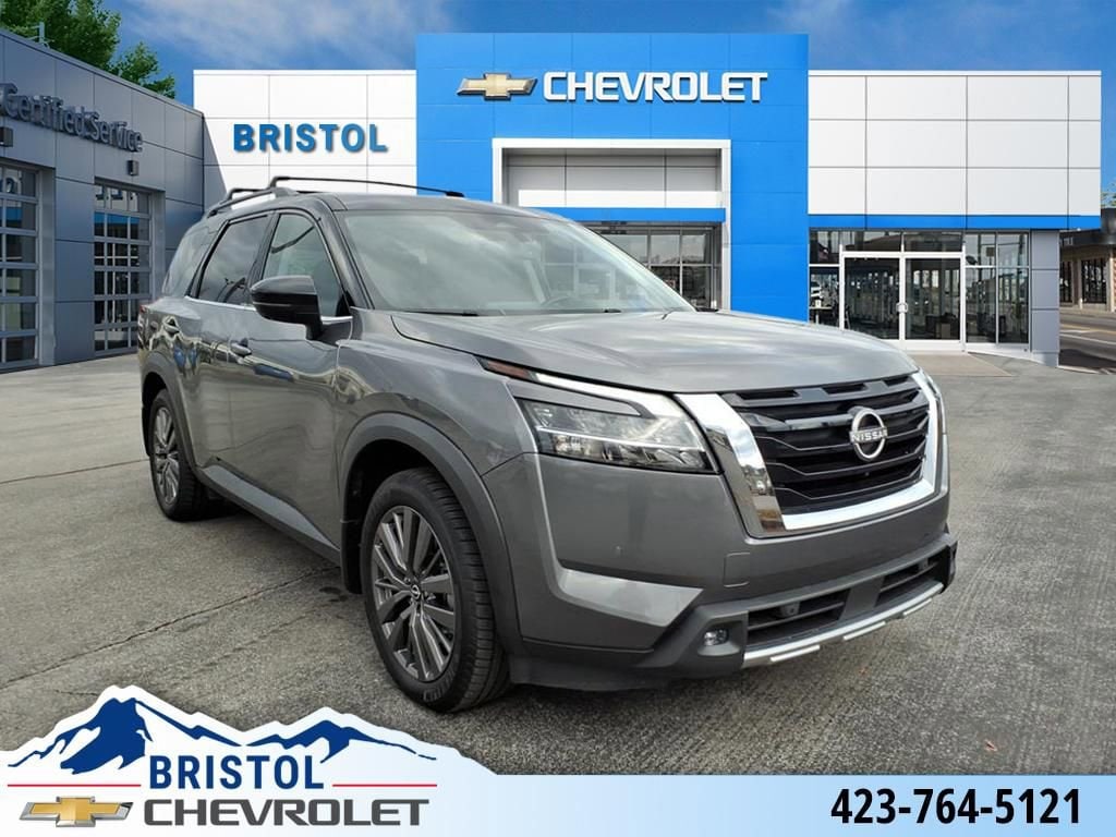 2022 Nissan Pathfinder SL's photo