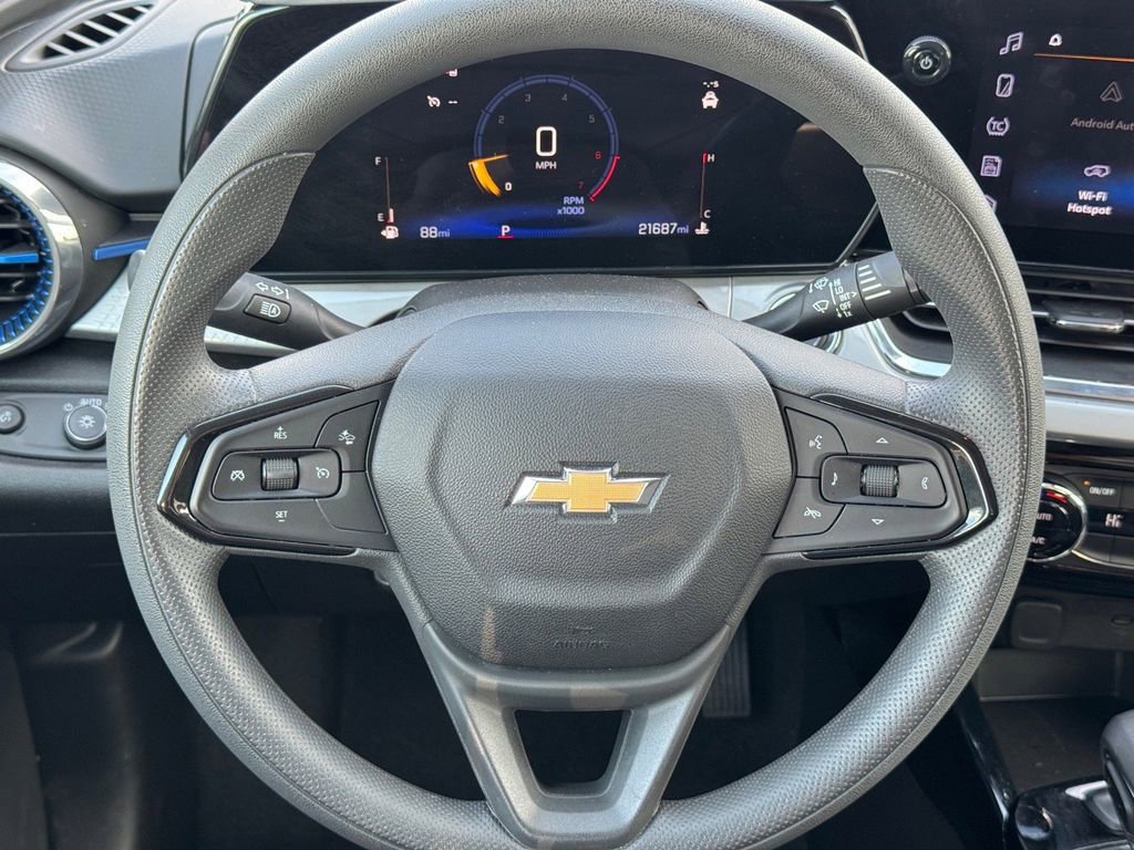 2025 Chevrolet Trax LT - Photo 27