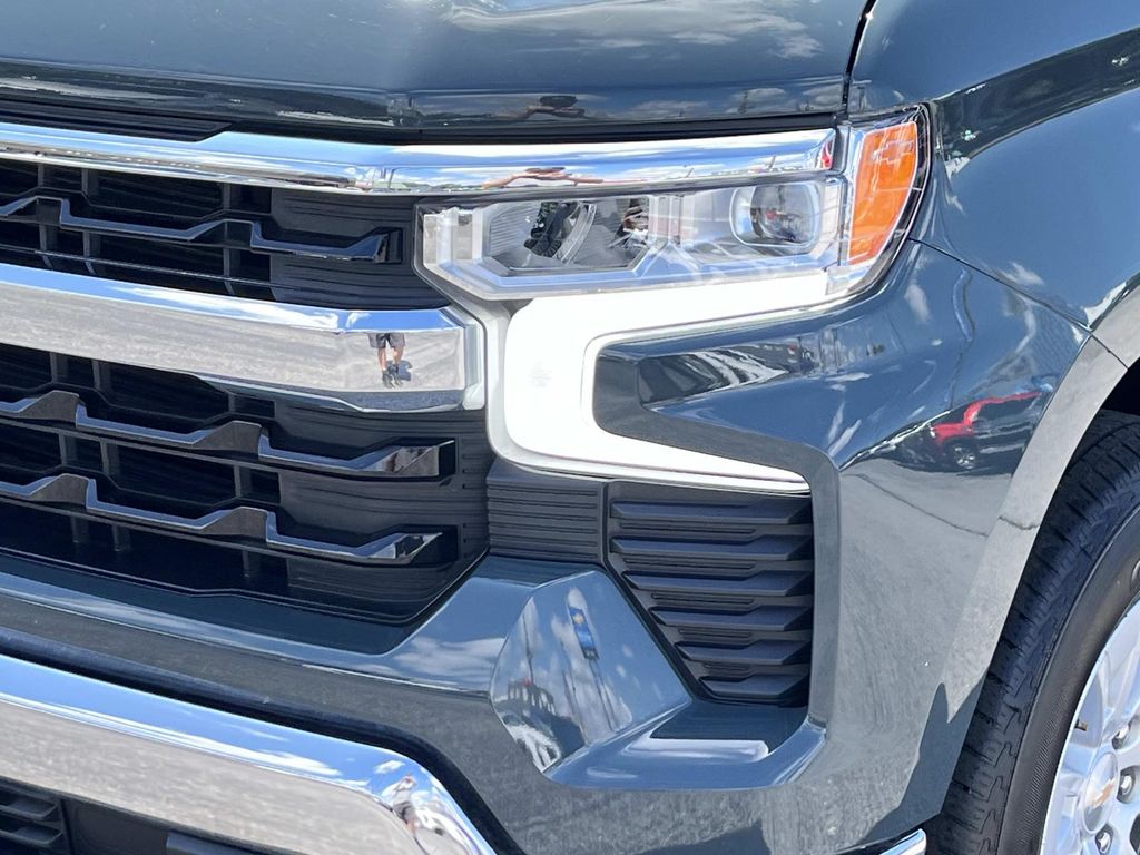 2025 Chevrolet Silverado 1500 LT - Photo 11