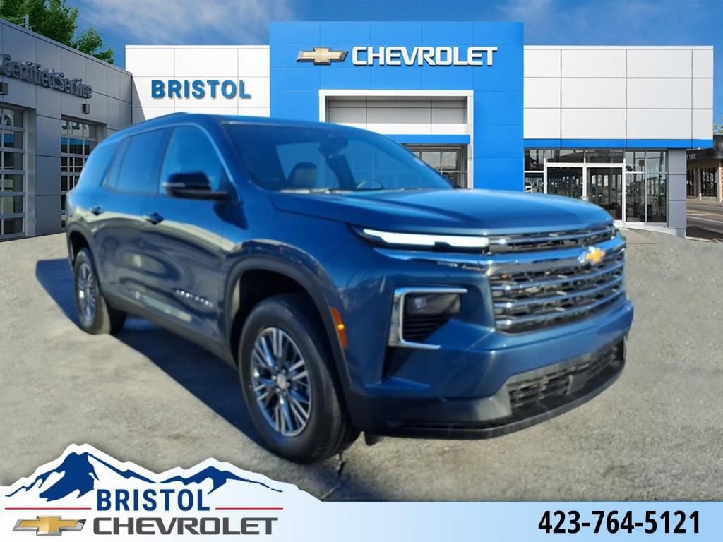 Used 2025 Chevrolet Traverse LT SUV