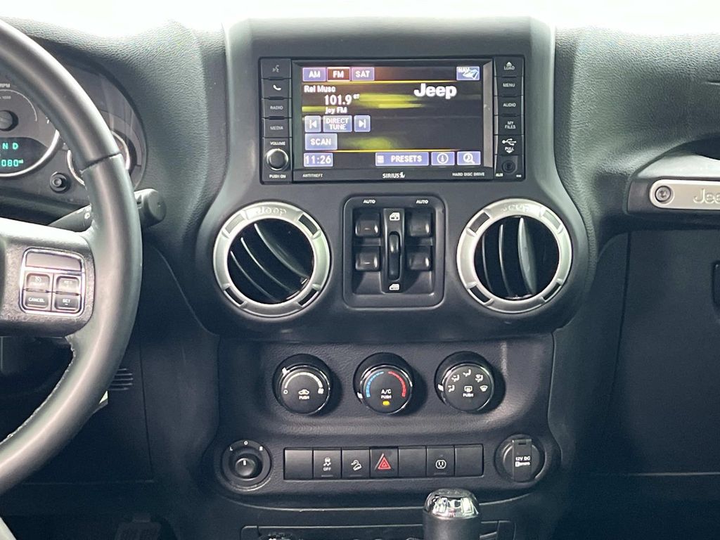 2016 Jeep Wrangler Unlimited Sahara - Photo 16