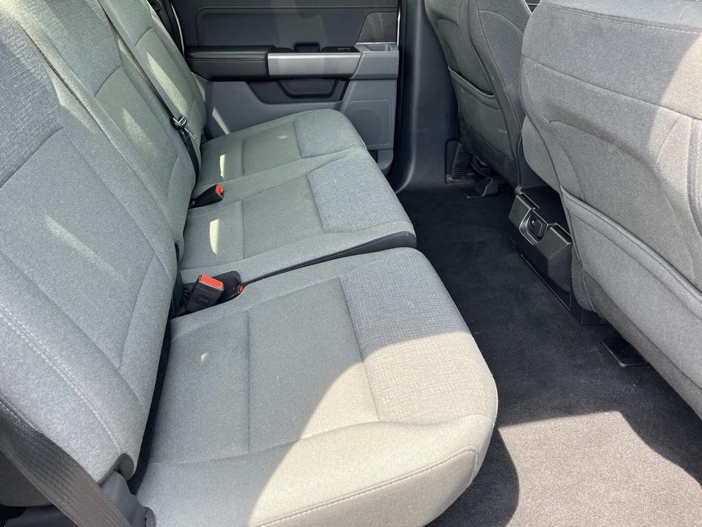 2025 Ford F-150 XLT - Photo 20