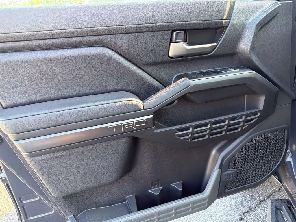 2024 Toyota Tacoma SR5 - Photo 28