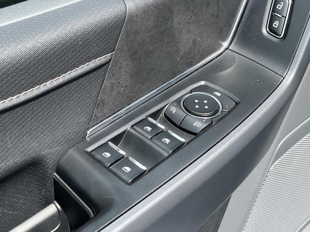 2025 Ford F-150 XLT - Photo 26