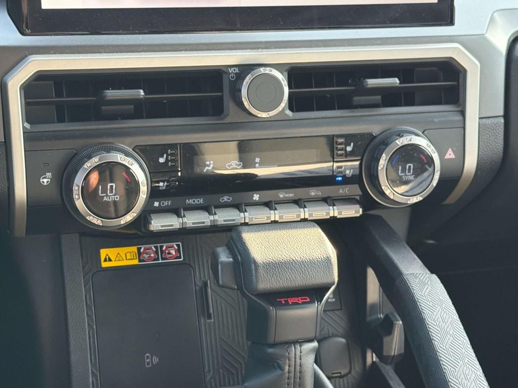 2024 Toyota Tacoma SR5 - Photo 17