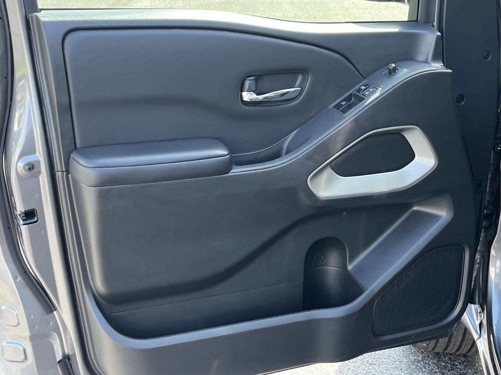 2025 Nissan Frontier SV - Photo 25