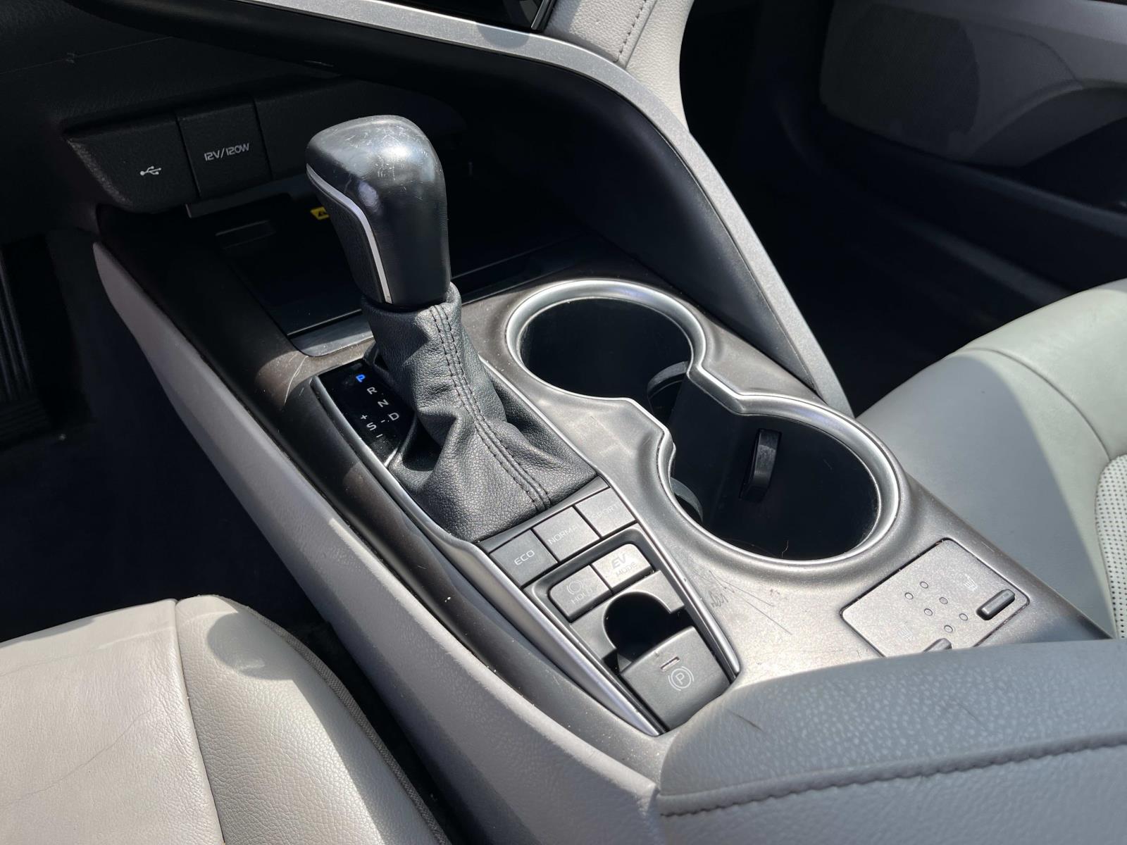 2022 Toyota Camry XLE - Photo 32