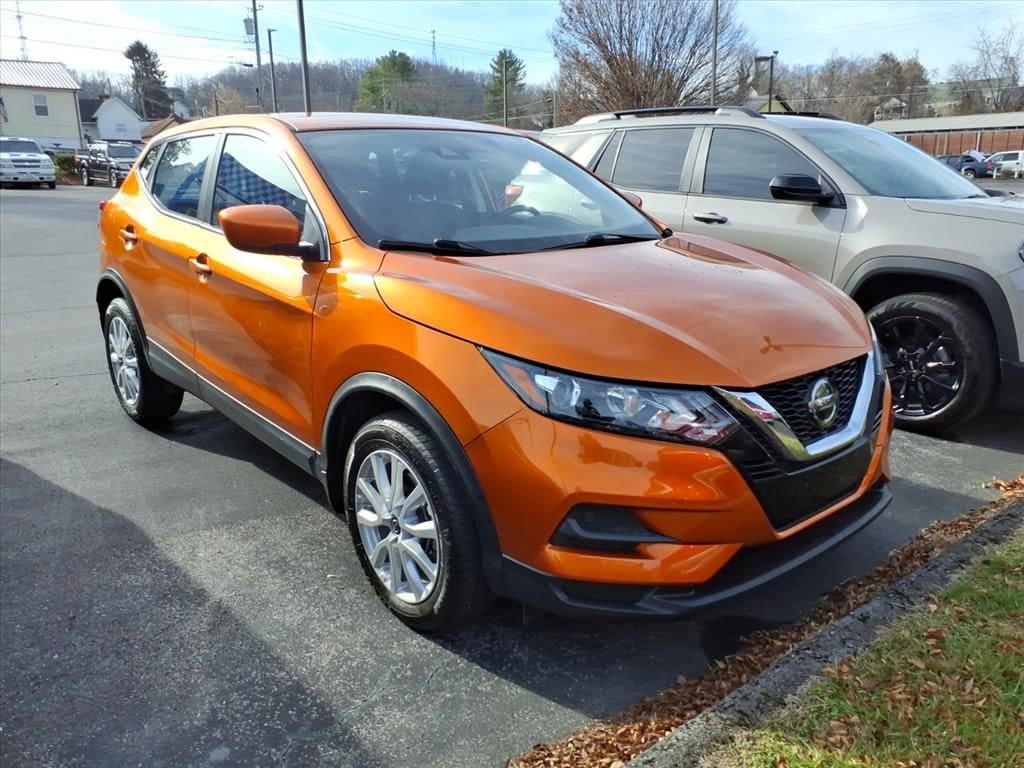 2021 Nissan Rogue Sport S's photo