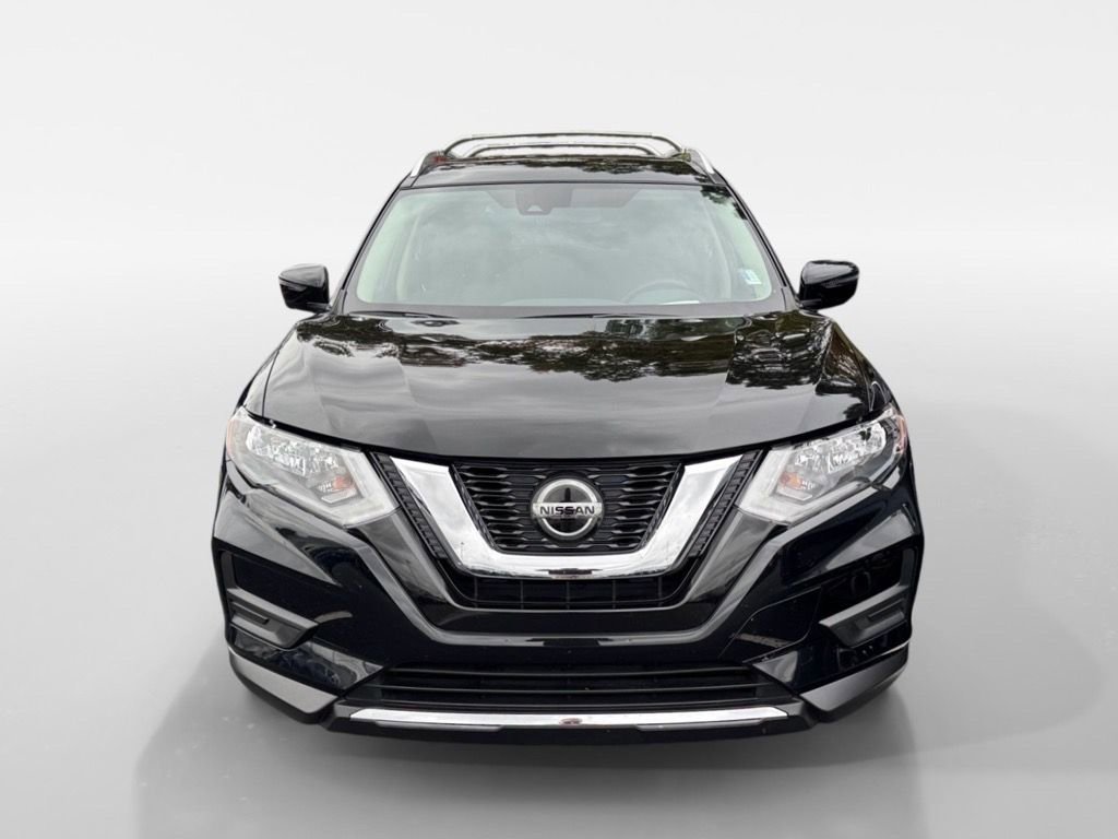 2020 Nissan Rogue SV photo 2