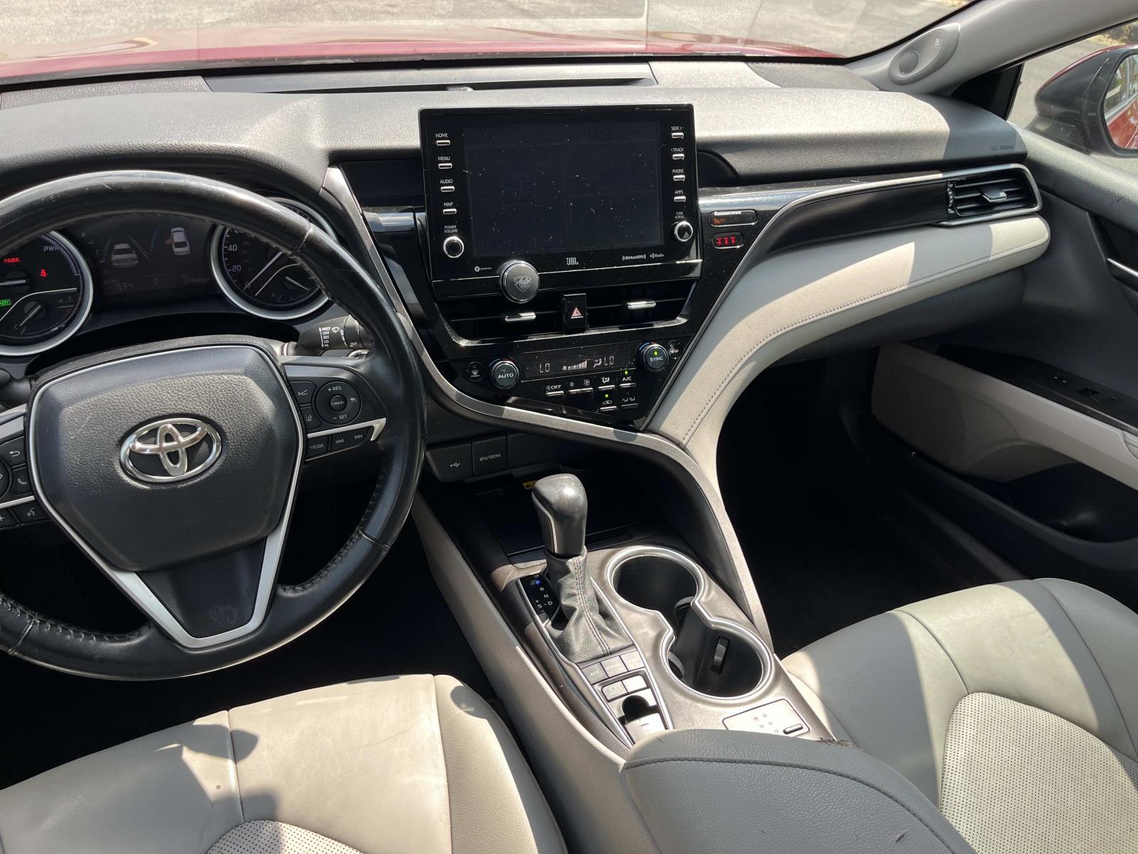 2022 Toyota Camry XLE - Photo 14