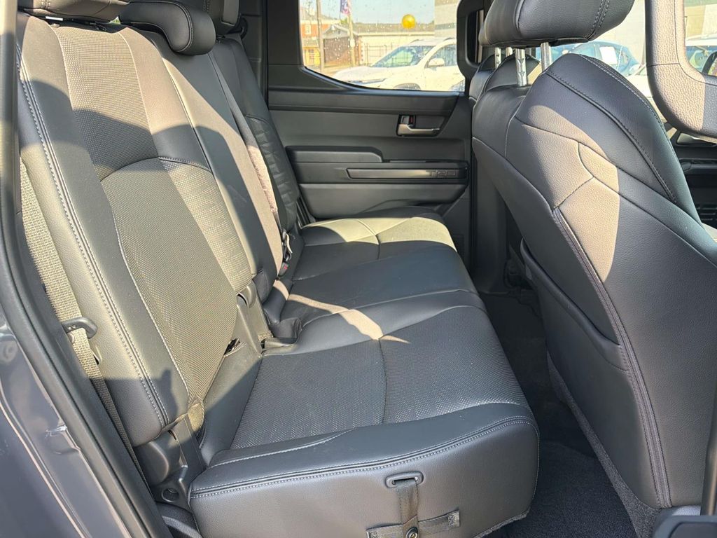 2024 Toyota Tacoma SR5 - Photo 24