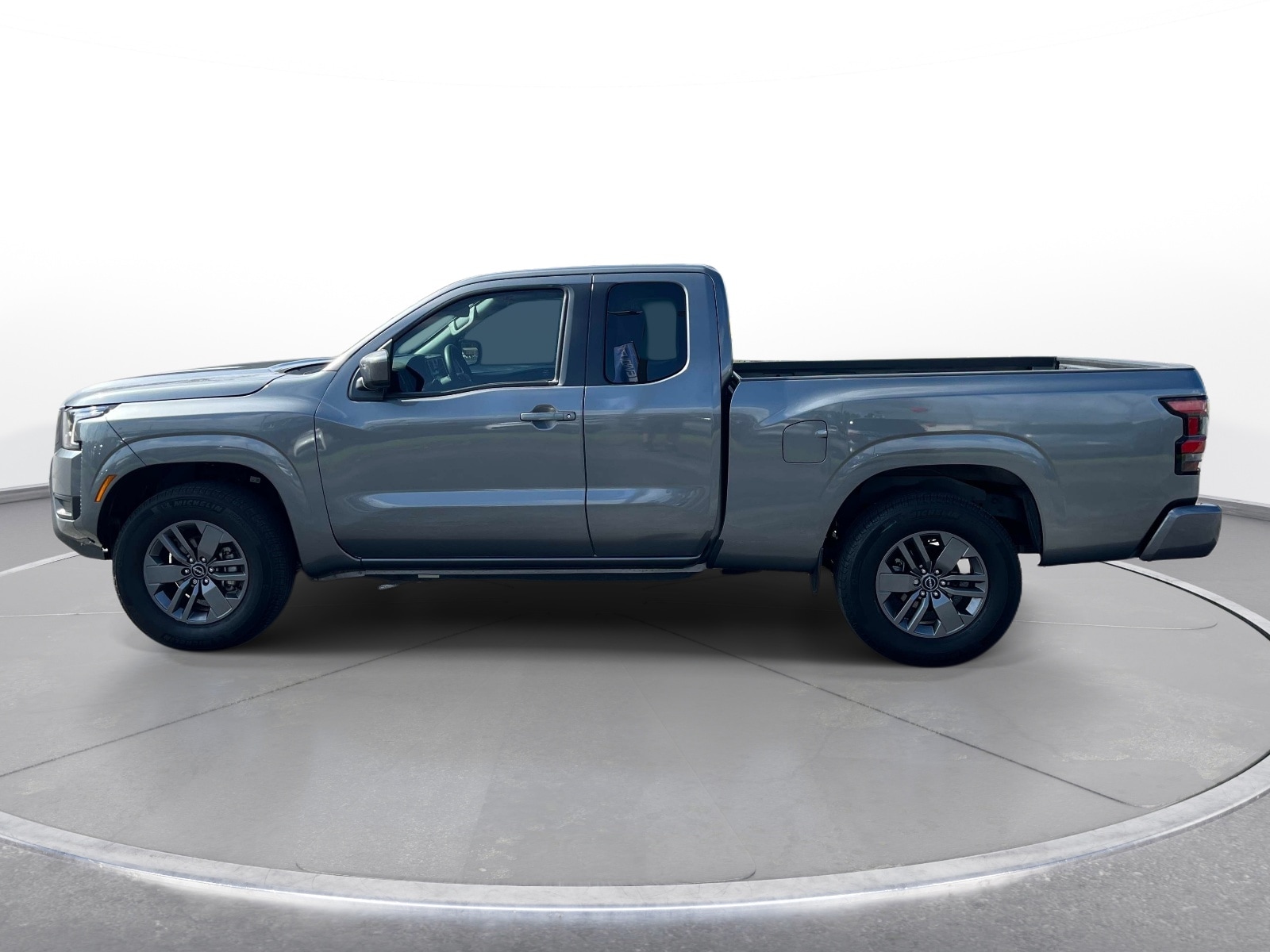 2025 Nissan Frontier SV - Photo 9