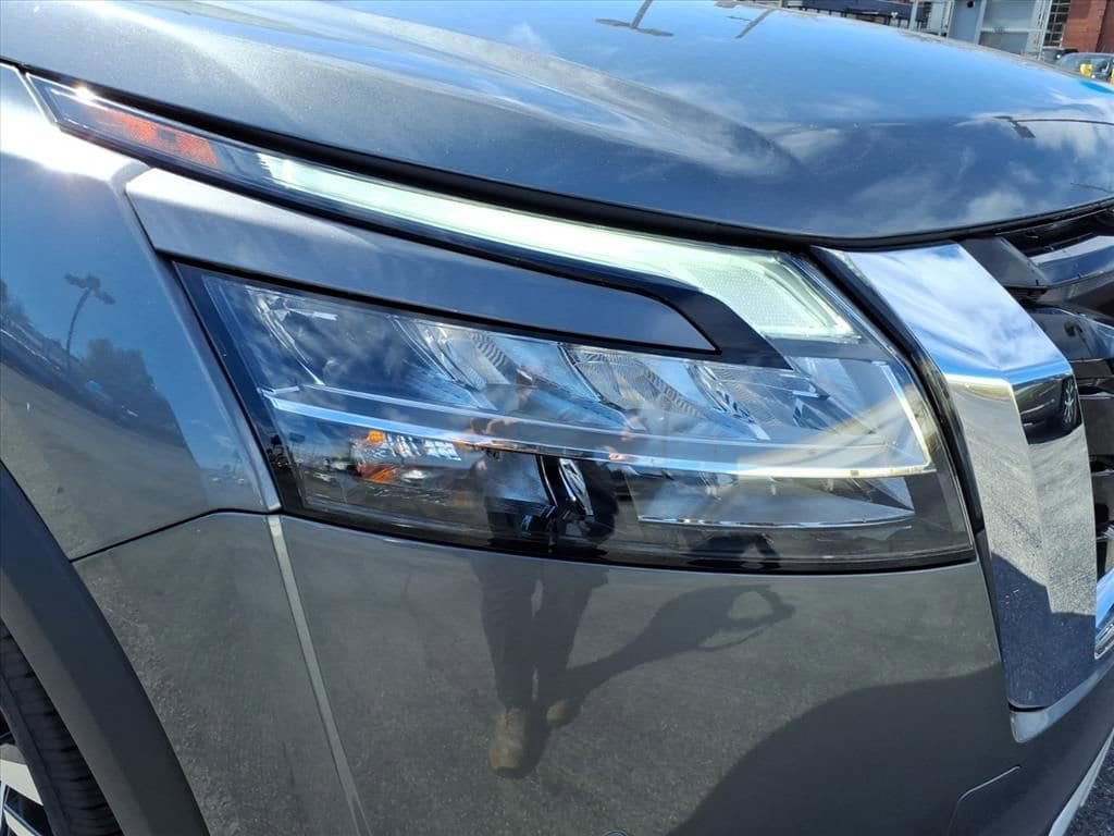 Used 2024 Nissan Pathfinder Platinum SUV