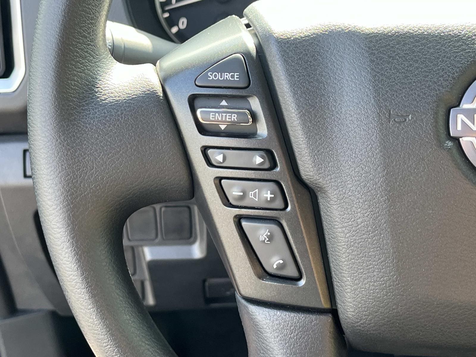 2025 Nissan Frontier SV - Photo 29