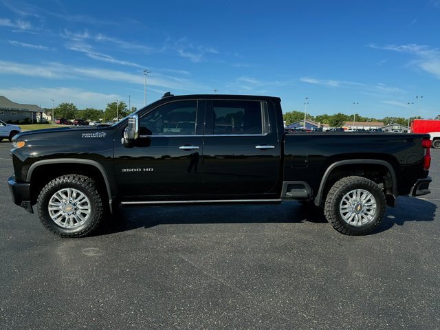 Used 2022 Chevrolet Silverado 3500HD High Country with VIN 2GC4YVEY0N1219817 for sale in Brodhead, WI