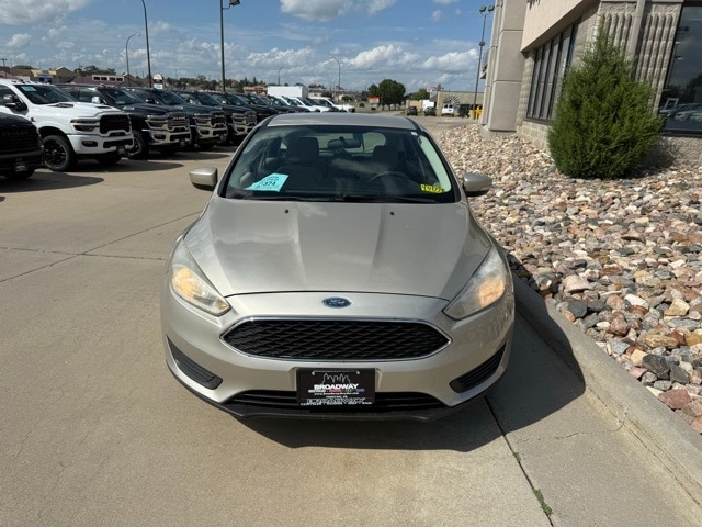 Used 2018 Ford Focus SE with VIN 1FADP3K2XJL226159 for sale in Yankton, SD