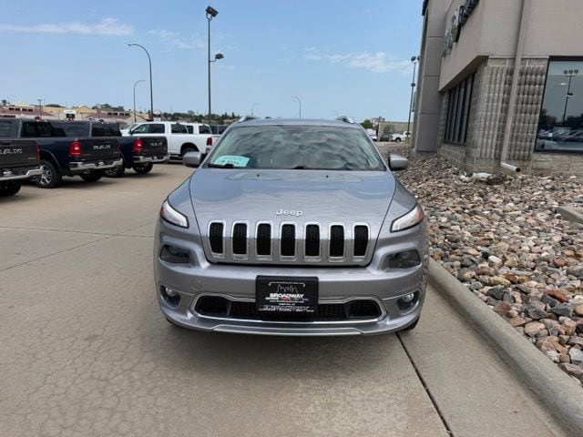 Used 2016 Jeep Cherokee Overland with VIN 1C4PJMJS7GW300435 for sale in Yankton, SD