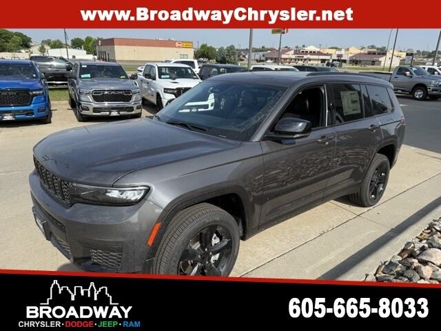 2025 Jeep Grand Cherokee Altitude X photo 3