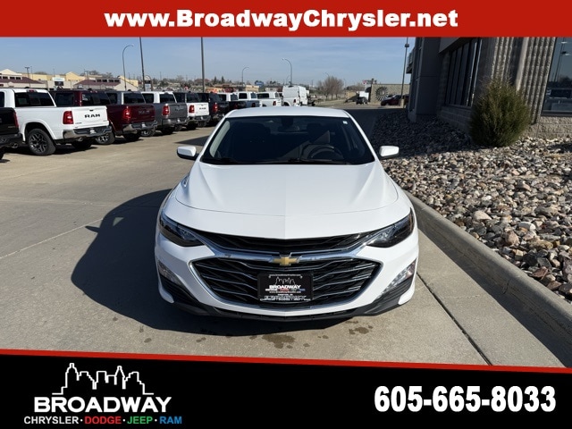 Used 2022 Chevrolet Malibu 1LT with VIN 1G1ZD5ST9NF138049 for sale in Yankton, SD