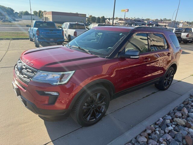 2018 Ford Explorer XLT photo 2