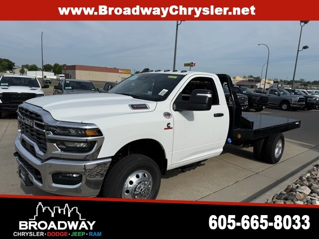2025 Ram 3500 Tradesman photo 3