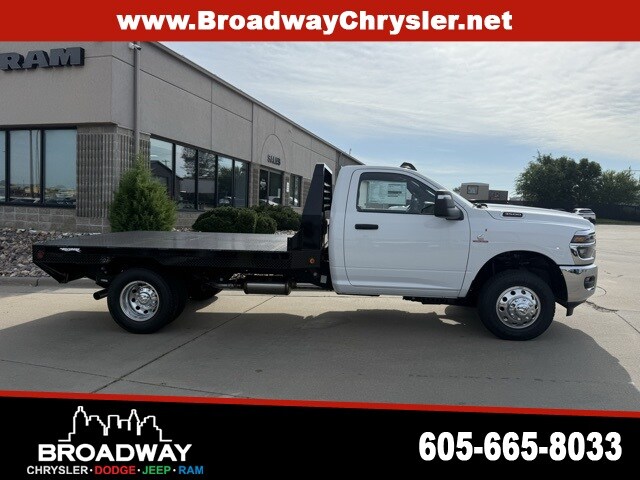 2025 Ram 3500 Tradesman photo 4