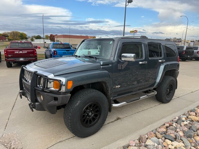 2006 Hummer H3 1/2 Ton photo 2