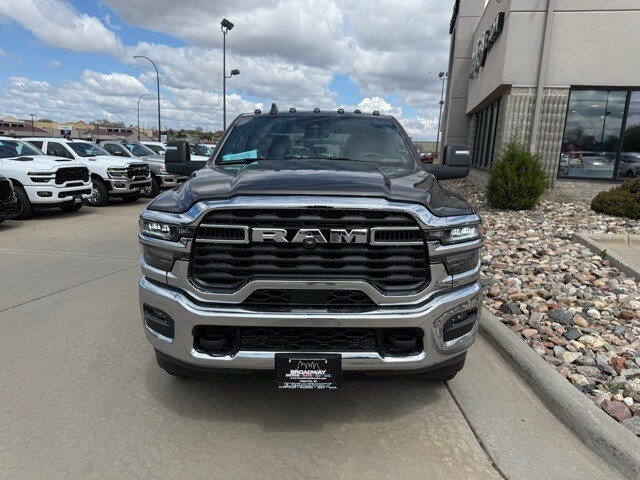2025 Ram 3500 Tradesman photo 2