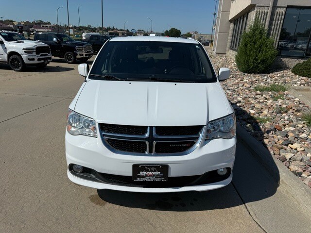 2020 Dodge Grand Caravan SXT photo 2