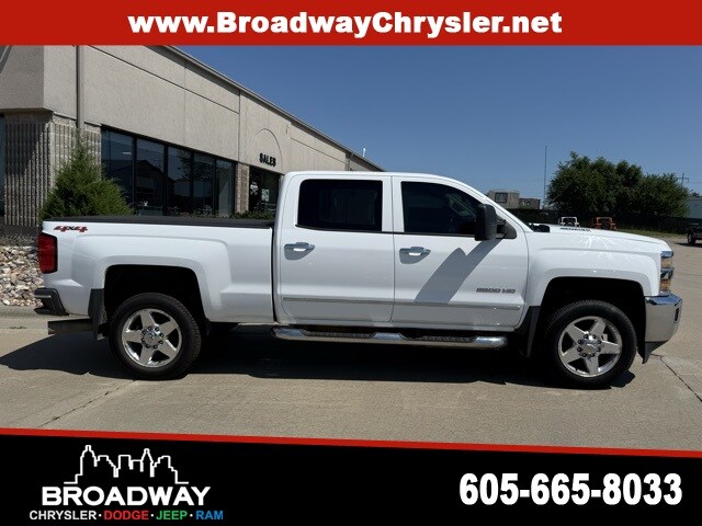 2015 Chevrolet Silverado 2500HD LTZ photo 2