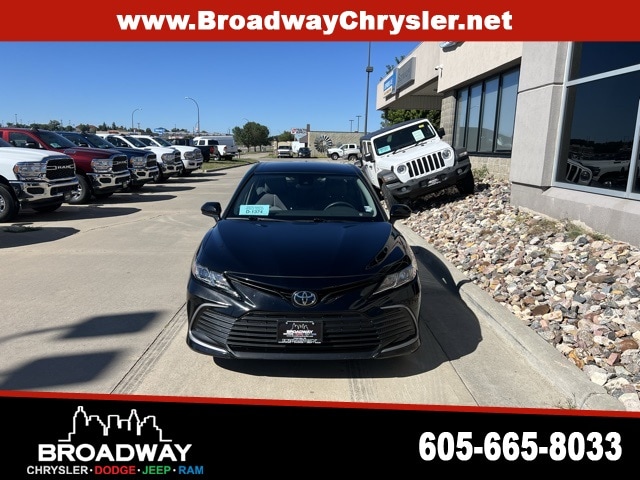 Used 2021 Toyota Camry LE with VIN 4T1C11AK9MU587728 for sale in Yankton, SD