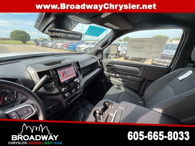 2025 RAM 3500 Chassis Tradesman - Photo 12