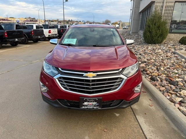 Used 2018 Chevrolet Equinox Premier with VIN 2GNAXVEV9J6191371 for sale in Yankton, SD