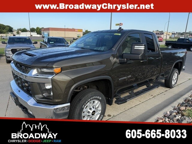 2022 Chevrolet Silverado 2500HD LT photo 3