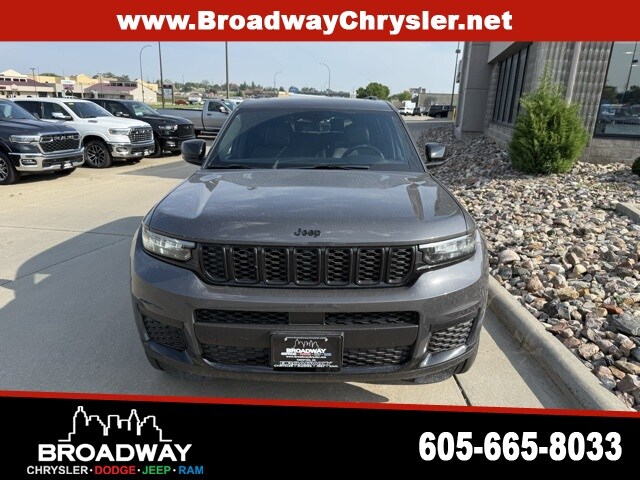 2025 Jeep Grand Cherokee Altitude X photo 2