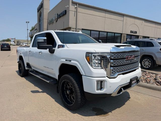 2022 GMC Sierra 4WD Crew Cab Standard Box Denali's photo