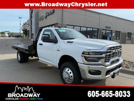 2025 Ram 3500 Chassis Cab TRADESMAN  REGULAR  4X4 84' CA Pickup