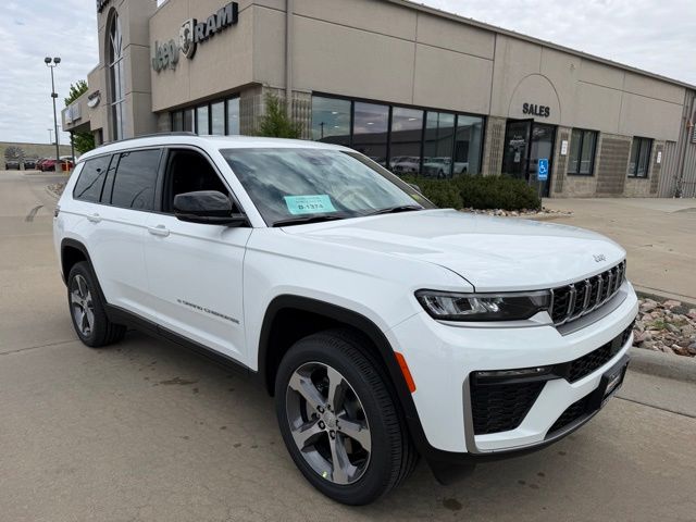 2026 Jeep Grand Cherokee L Limited 4x4's photo