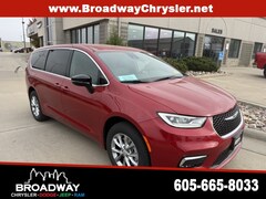 2026 Chrysler Pacifica SELECT AWD Passenger Van