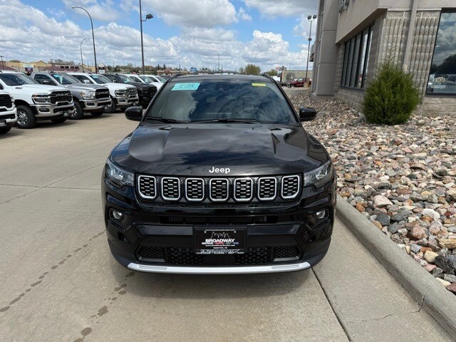 2025 Jeep Compass Limited photo 2